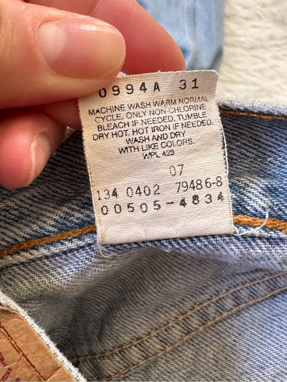 Vtg Levi’s 505 straight leg jeans 31x36 long inseam light wash 90s rigid denim - Picture 16 of 16